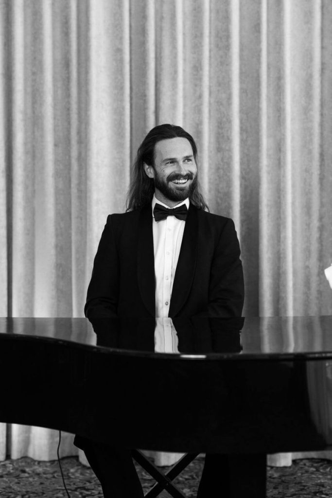 Event Entertainers Piano Vocal Duo Silk Pyjamas
