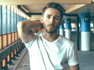 Event-Entertainers-Ben-Brown-Acoustic-Guitarist-Vocalist-cubeportfolio